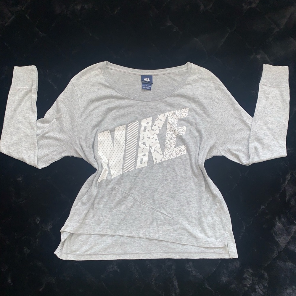 Nike Women’s Long Sleeve Shirt